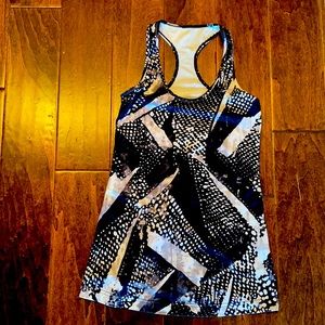 Lululemon tank size 6